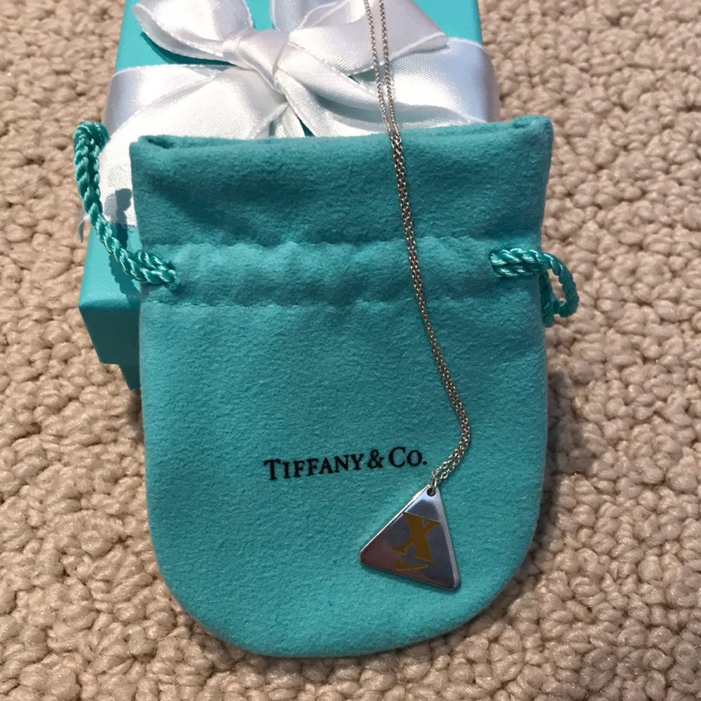 Tiffany’s Nike Woman’s 1/2 Marathon necklace 2013